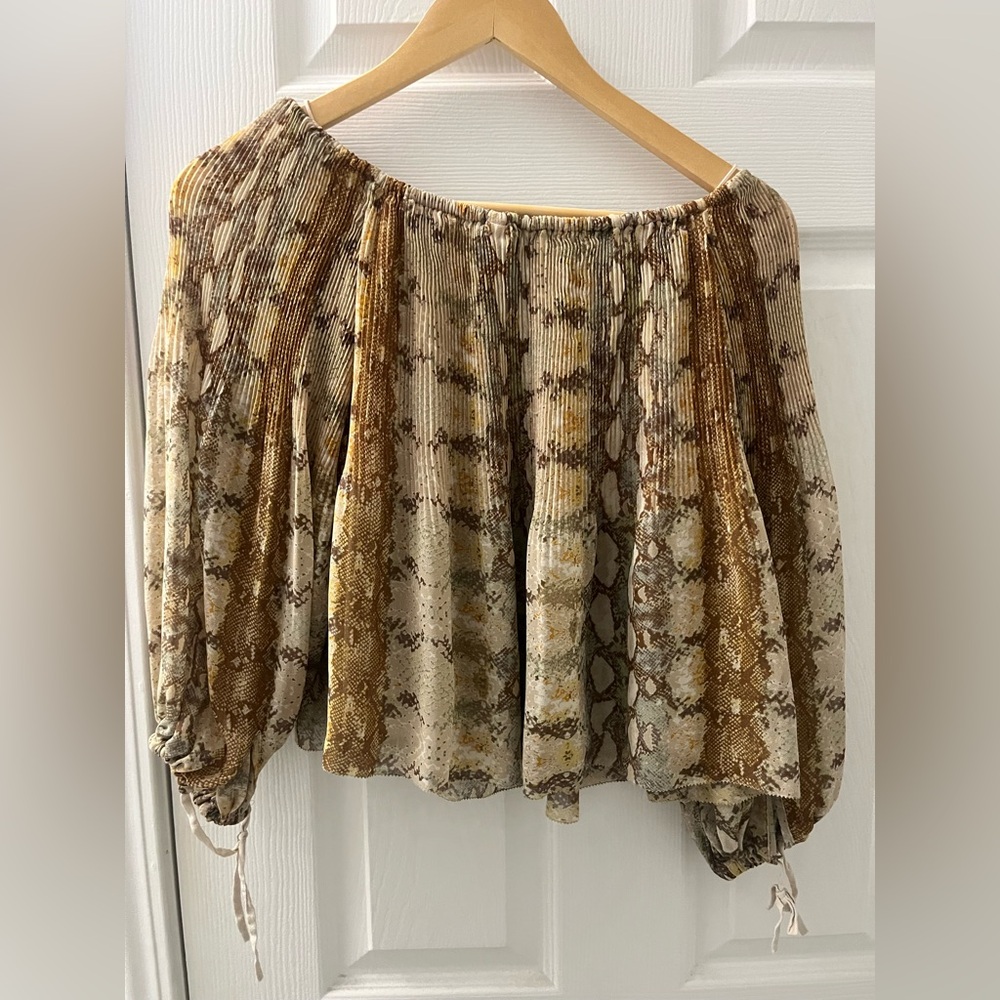 Wilfred Brown off shoulder blouse